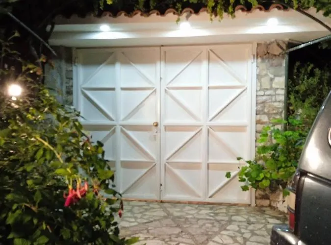 Летний дом Rosemary House *